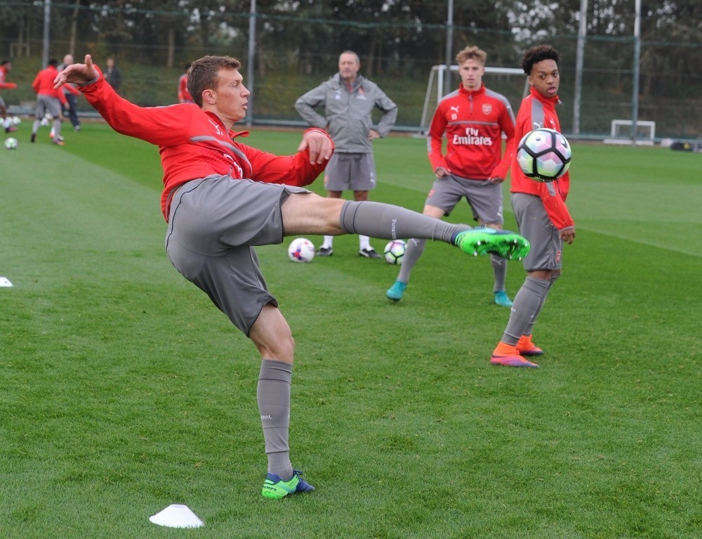 关于雷丁中场绝杀逆转比分，帮助球队夺得胜利的信息