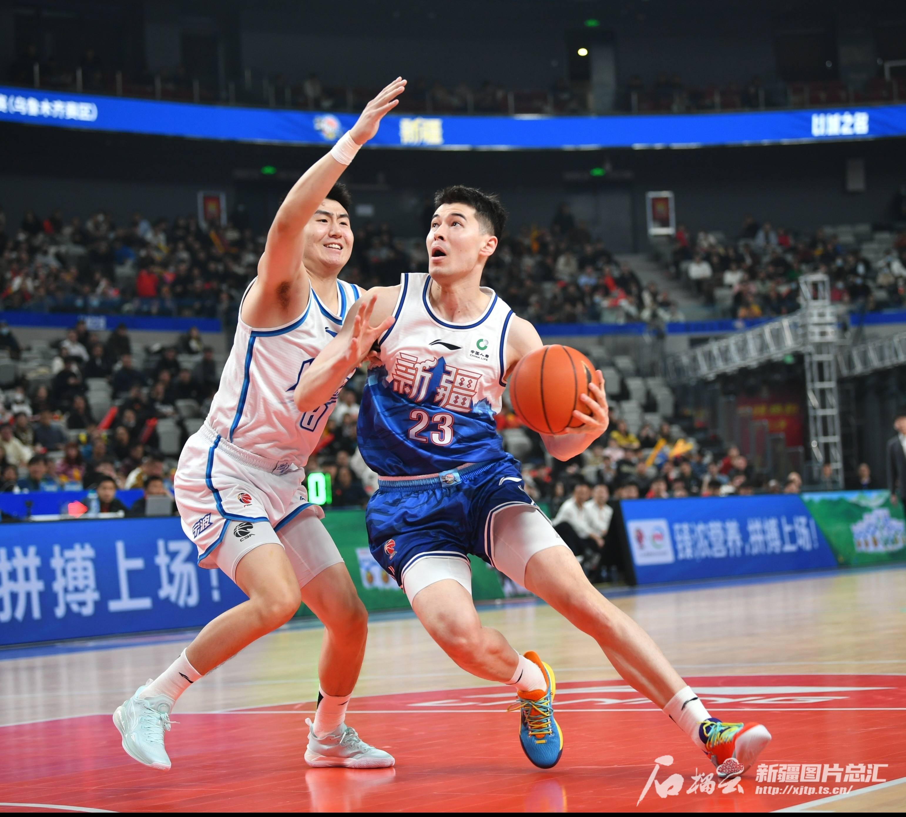爱游戏亚洲官网-新疆男篮大胜四川队，稳固排名第一位置的简单介绍