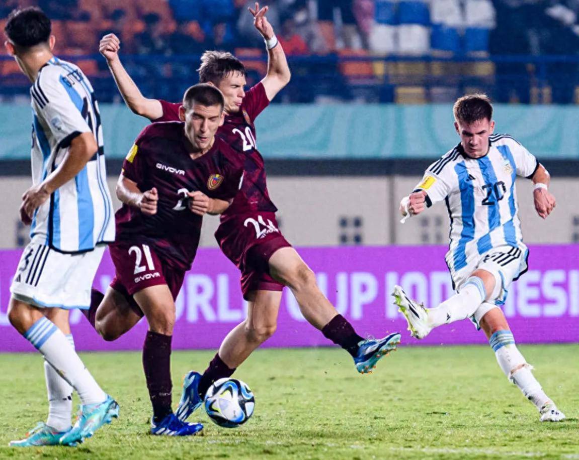 爱游戏app-阿根廷明星球员转会传闻不断