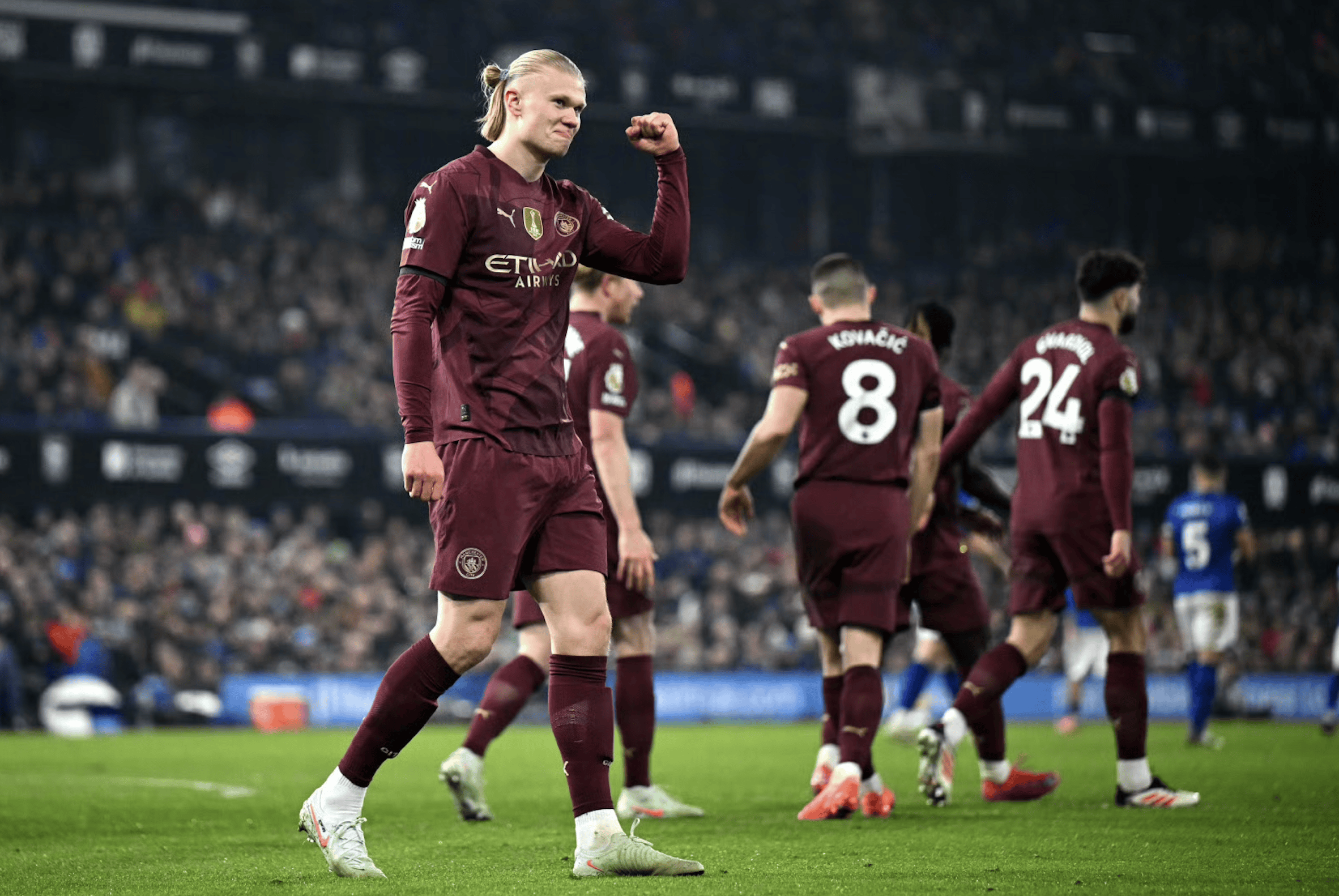 曼城主场大胜，稳坐英超前四