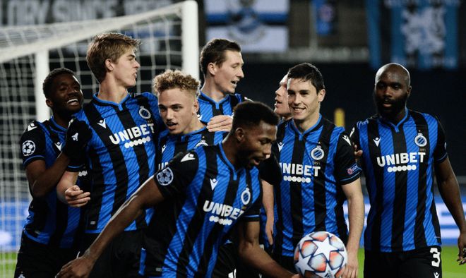 甘冈凭借稳固防守，逆袭击败对手的简单介绍