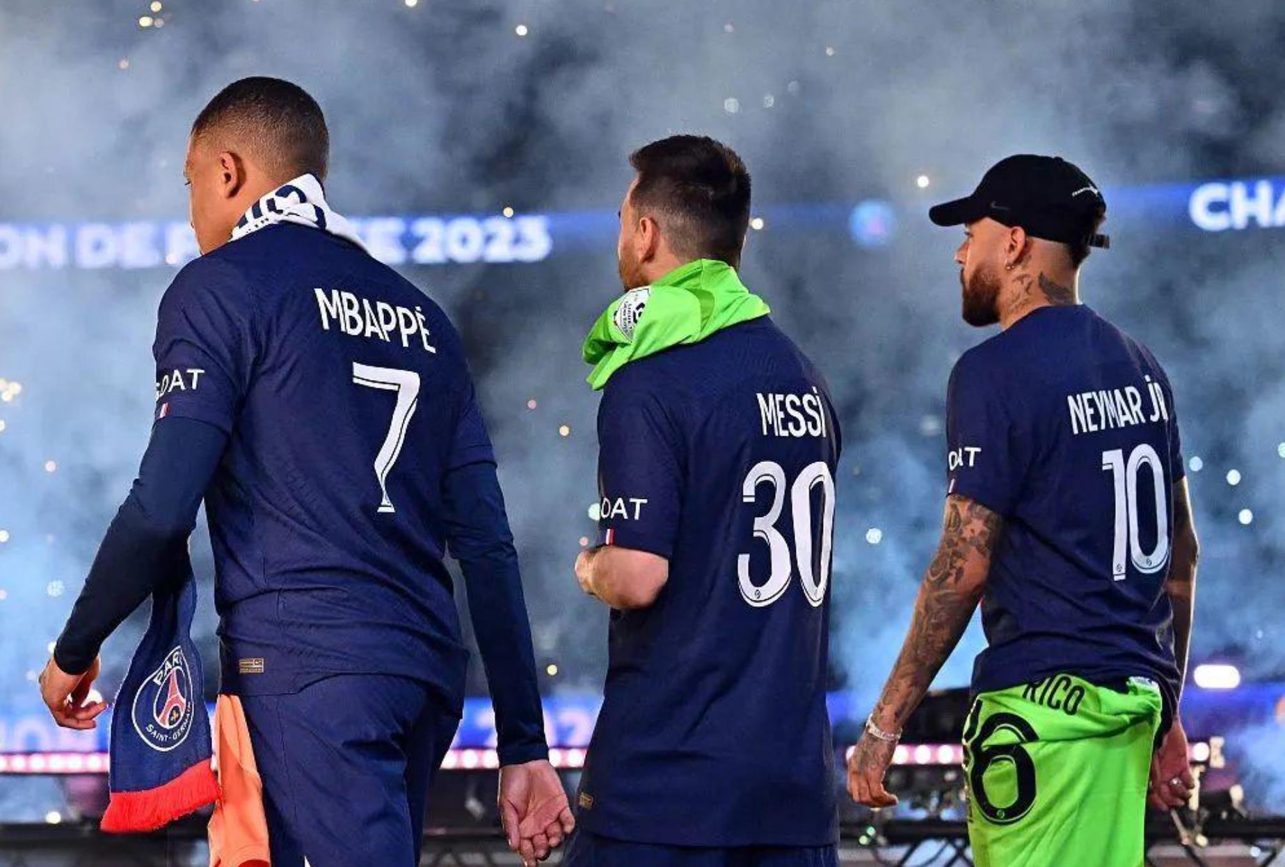 巴黎惨败巴塞罗那，欧冠之旅结束