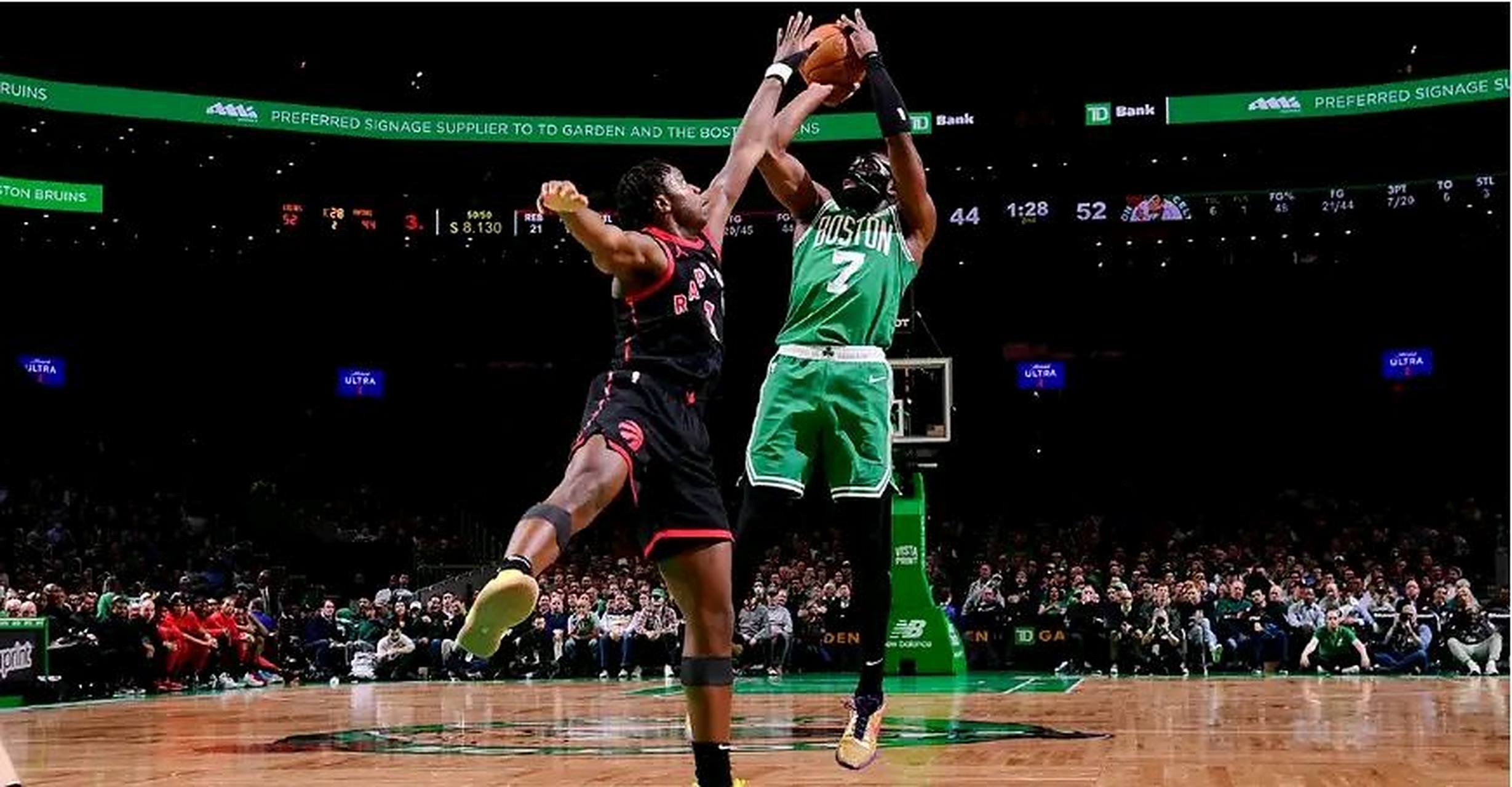 猛龙大胜森林狼，范弗利特得分高效