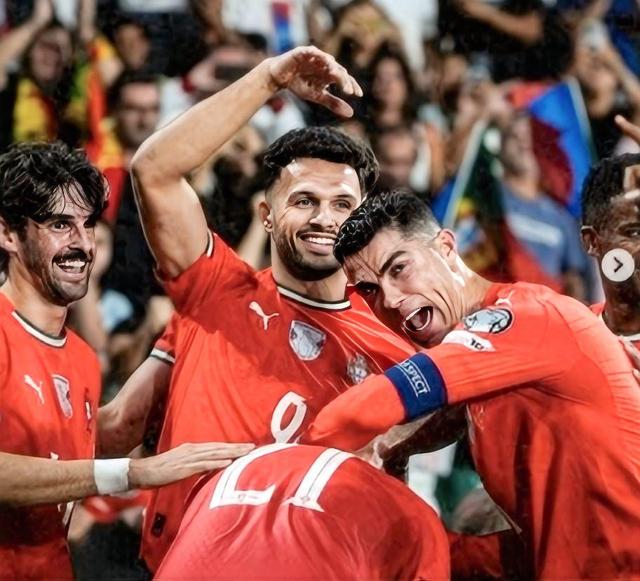 包含克罗地亚队全力以赴，为出战下一场比赛做准备的词条